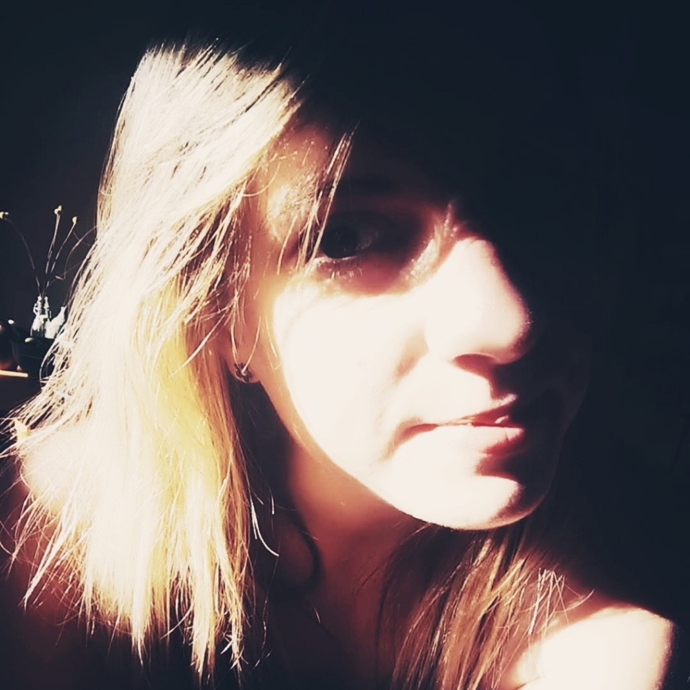 Meet your Posher, Em